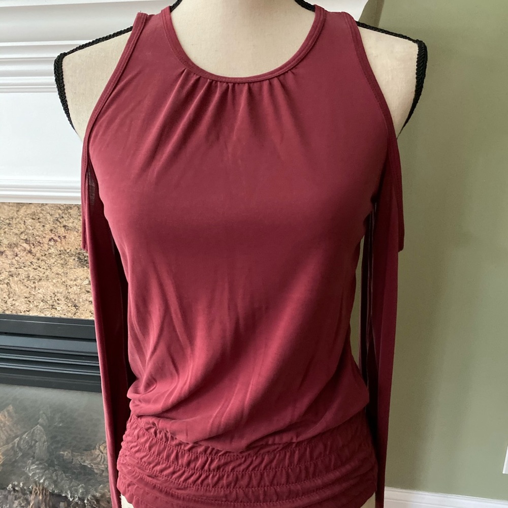 Abercrombie cold shoulder blouse